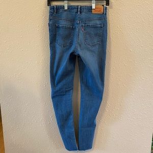 Levi’s high rise blue jeans size 14 regular